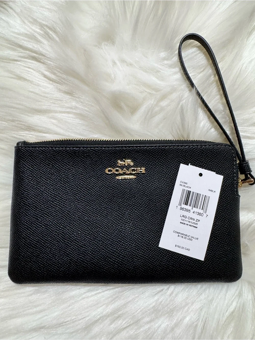 Coach || Large Corner Zip Wristlet
